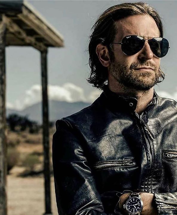 #bradleycooper & #raybanaviator … vous en pensez quoi vous?? nous on adore!! #rayban #lunettesdesoleil…