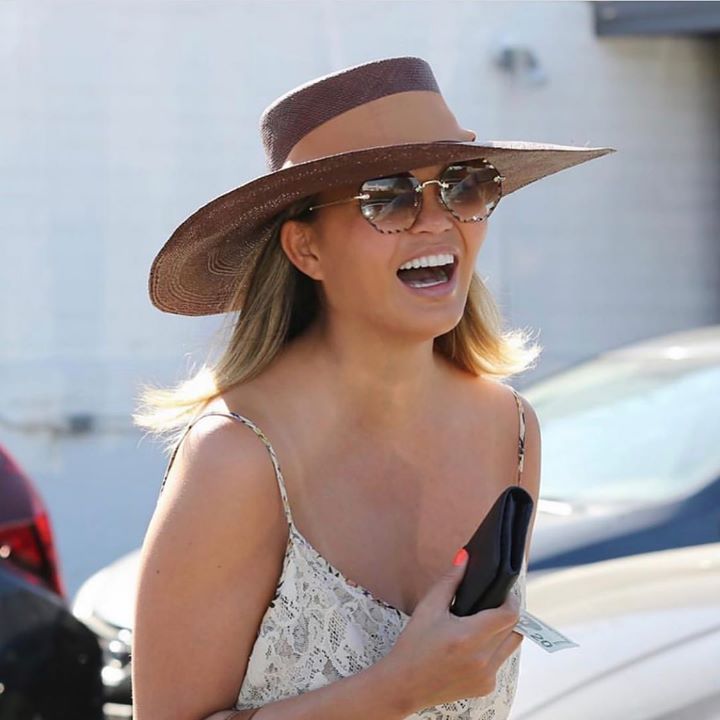 @chrissyteigen & @chloe solaires #chloe #lunettessolaires #lunettes #opticien #optiquegrenez #frasneslesbuissenal