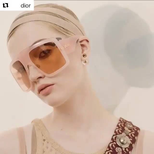 #Repost @dior with @get_repost ・・・ Discover the season’s striking new sunglasses shape: the square,…